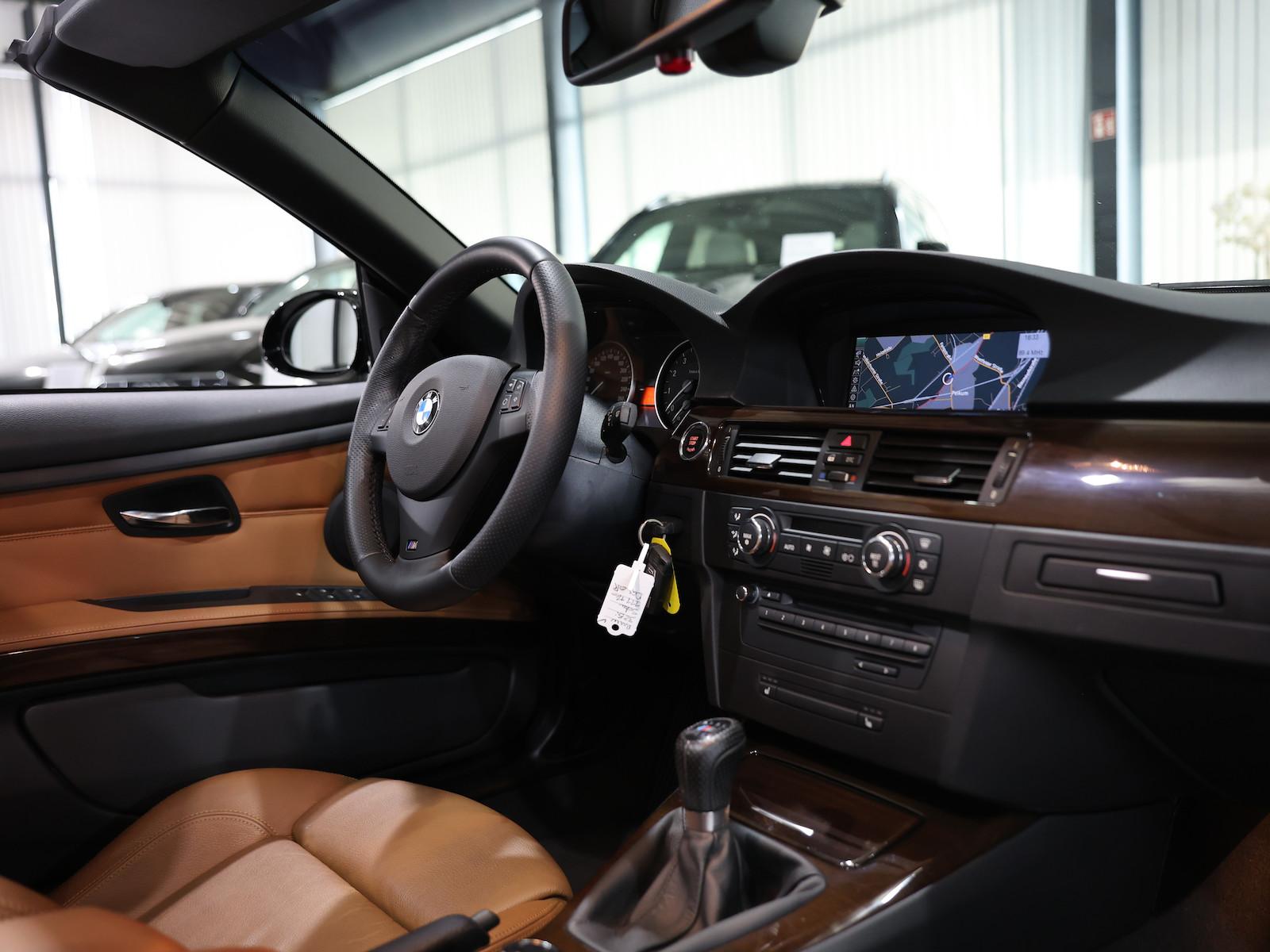 BMW 325i CABRIO SPORT SHADOW 1.HAND / BLACK & BROWN