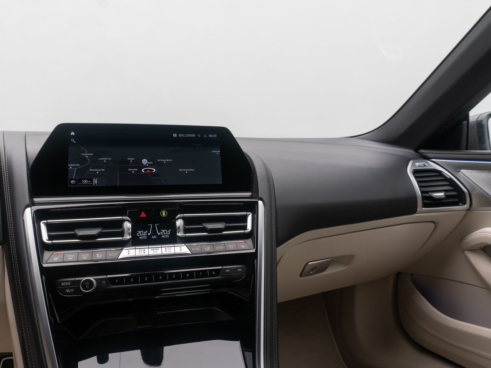 Fahrzeugabbildung BMW 840d xD Cabrio Individual B&W SoftClos HUD VOLL