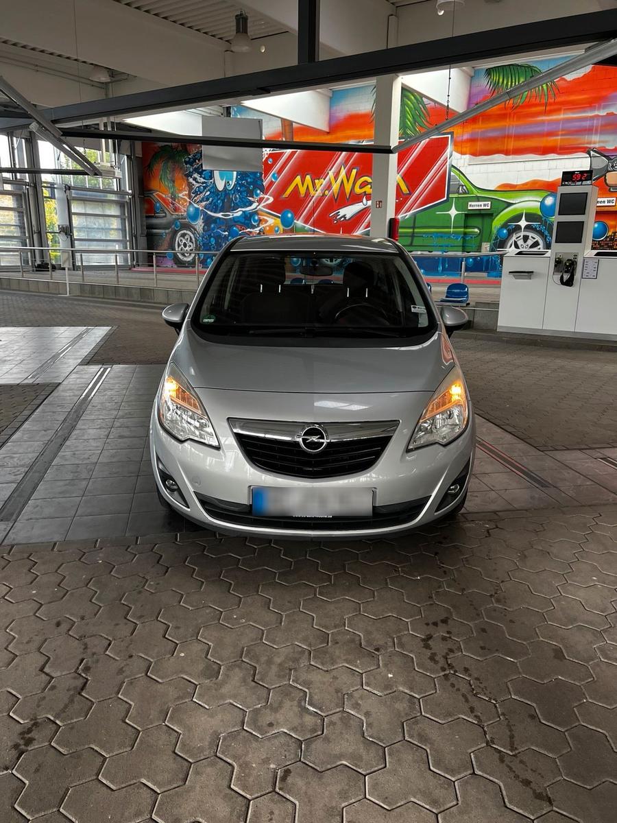 Opel Meriva 2012 — engine 131 HP (96kW)