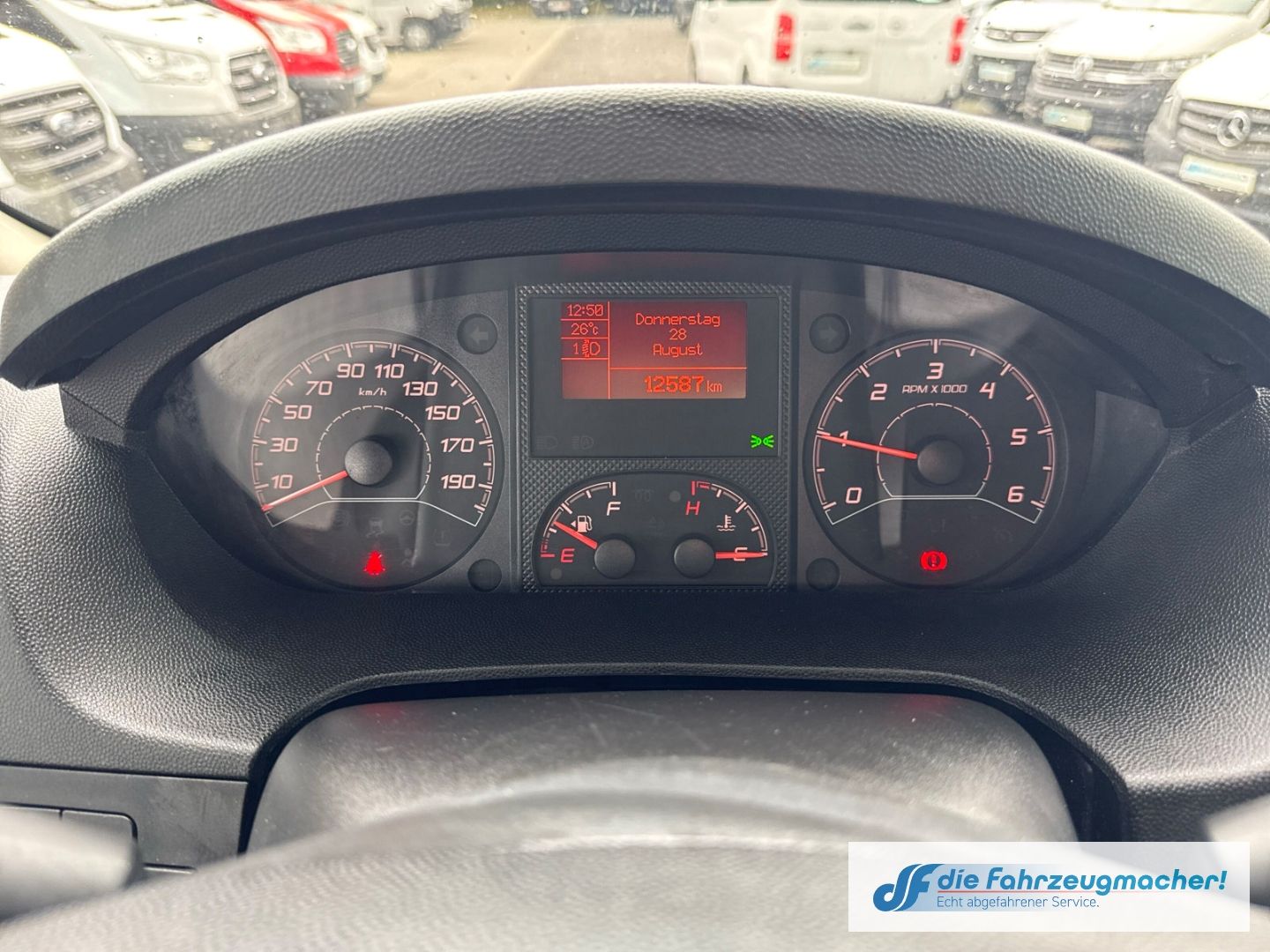 Fahrzeugabbildung Citroën Jumper Pritsche Doppelkabine DAB Spurhalteass. N