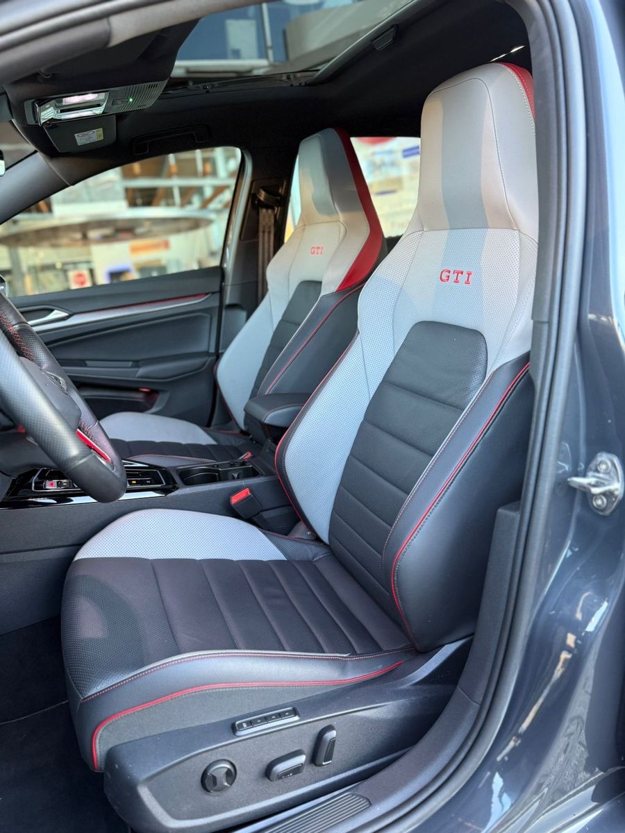 Volkswagen Golf VIII Lim. 2.0 TSI GTI Clubsport/AKRAPOVIC/ foto 14