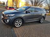 Kia Sorento 2.2 CRDi AWD Platinum Edition - Kia Sorento Gebrauchtwagen in Düsseldorf