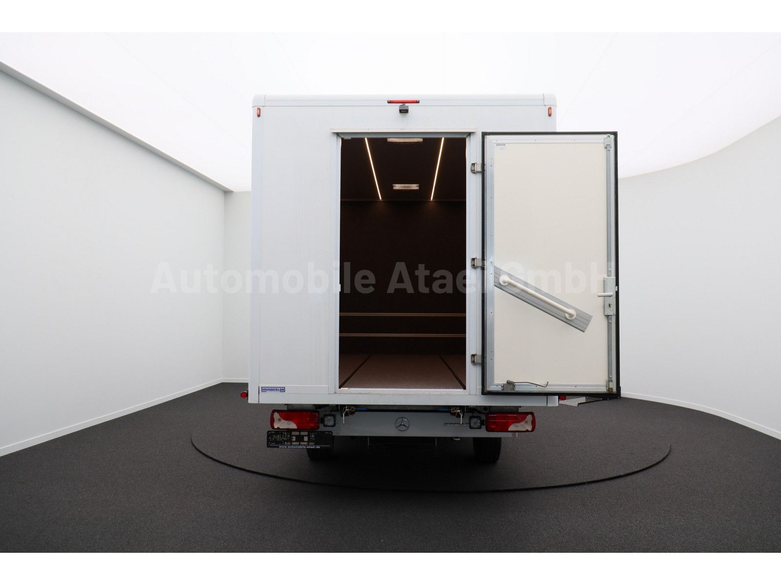 Fahrzeugabbildung Mercedes-Benz Sprinter 319 V6 *MAXI* KAMERA+DISTRONIC (1132)