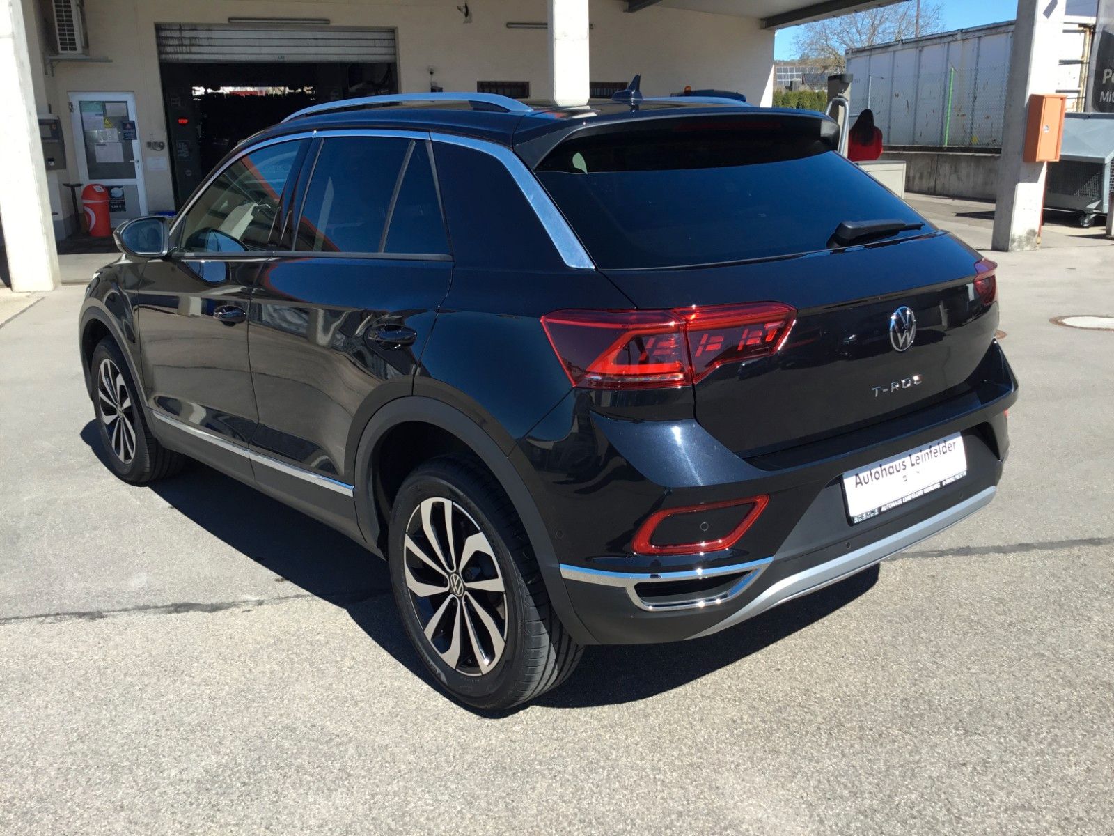 Fahrzeugabbildung Volkswagen T-Roc 1.5 TSI DSG Style+ACC+MatrixLED+Kessy+Navi