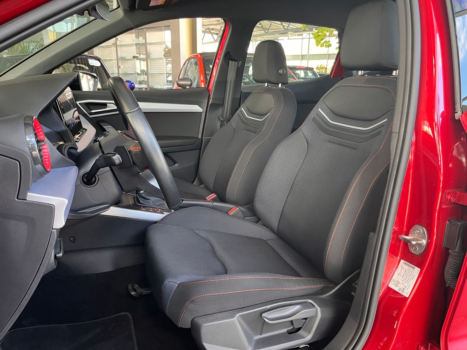 Fahrzeugabbildung SEAT ARONA 1.5 TSI DSG FR KLIMA LED NAV SHZ 17"