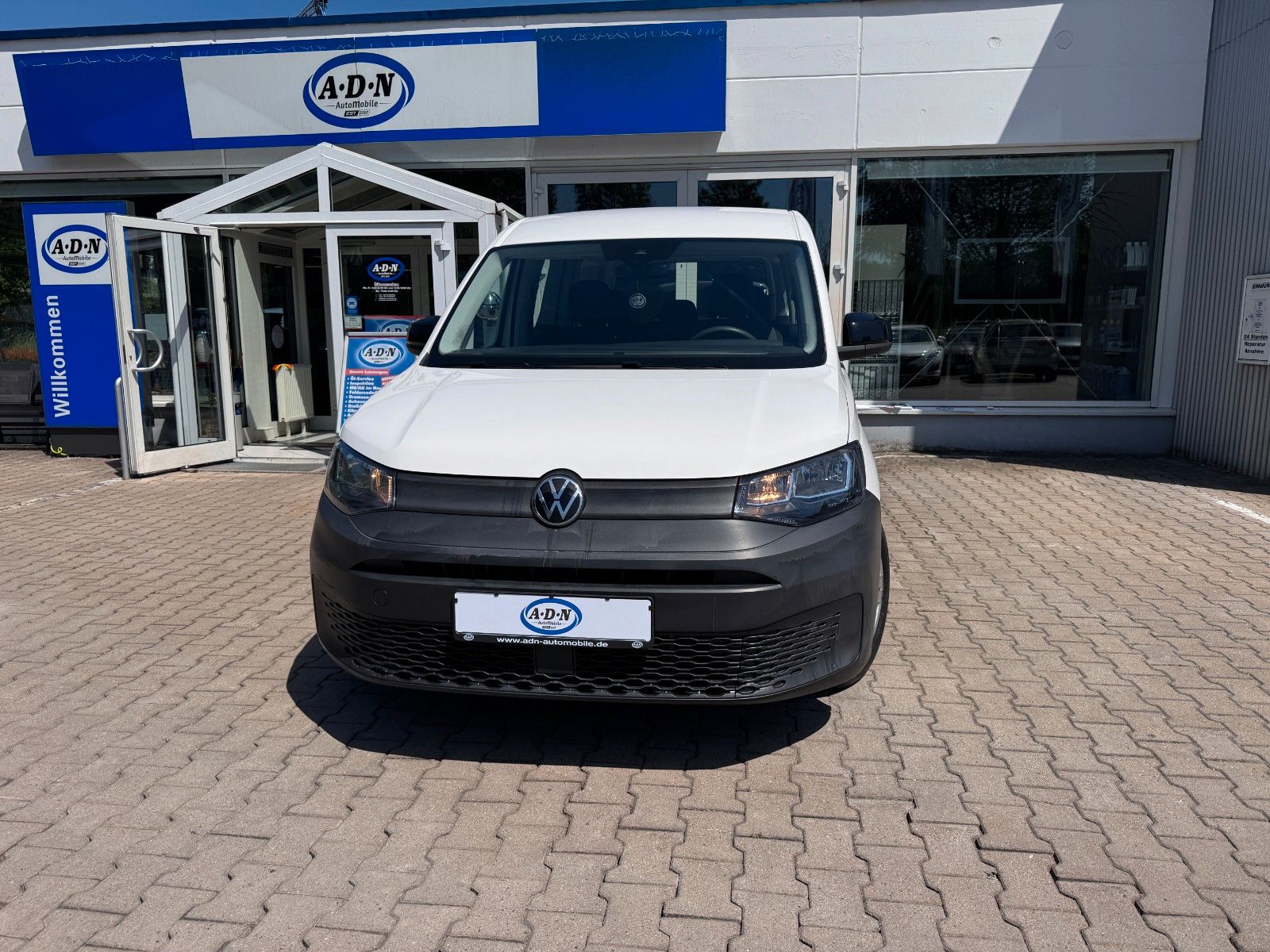 VW Caddy 2.0 TDI EU6 SCR *Navi*AHK*8fach*5Stizer*