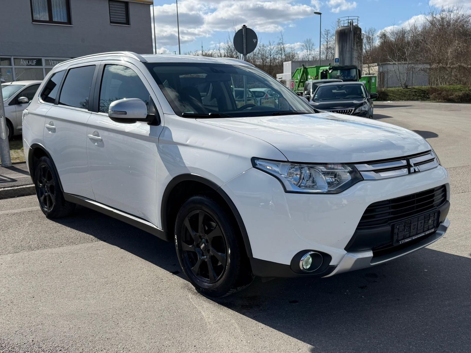 Mitsubishi Outlander Diamant Edition 4WD*AUTOM*EURO5*NAVI*