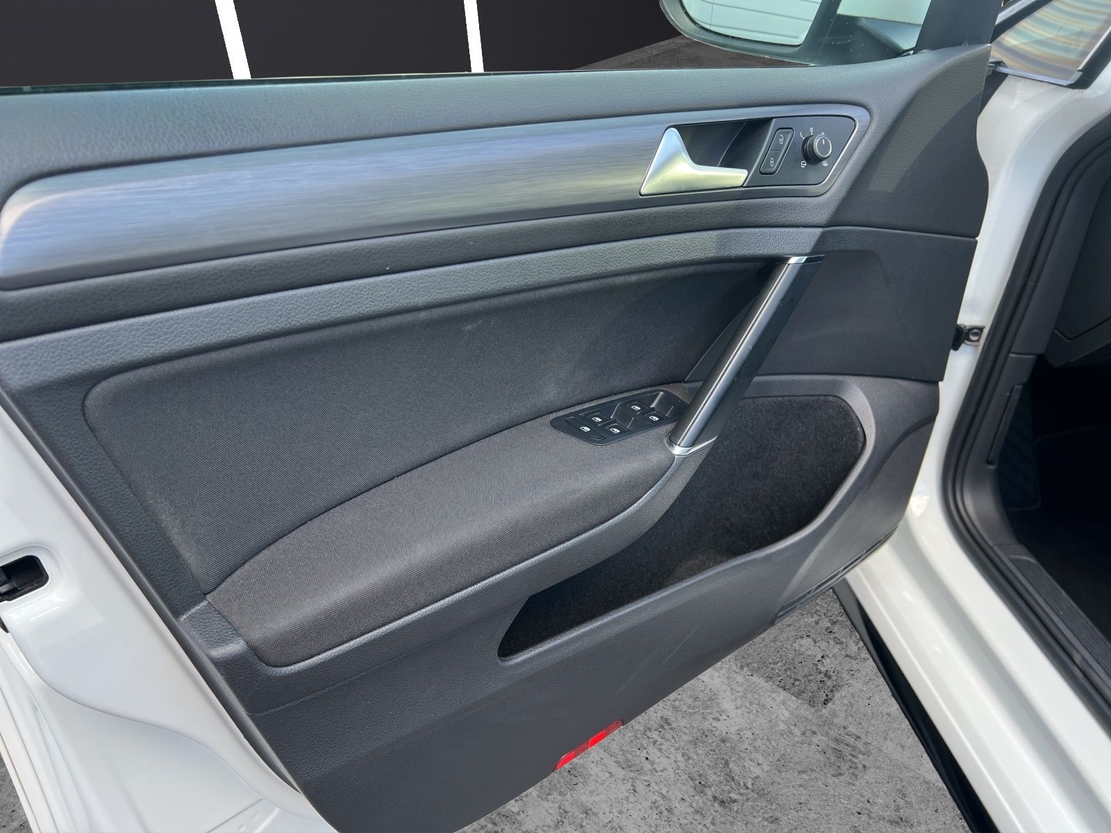 Fahrzeugabbildung Volkswagen Golf VII Variant TDI R-Line  DSG Navi ACC RFK SH