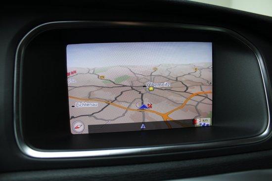 Volvo V40 T2 Momentum  LED Navigation Klimaautomatik P