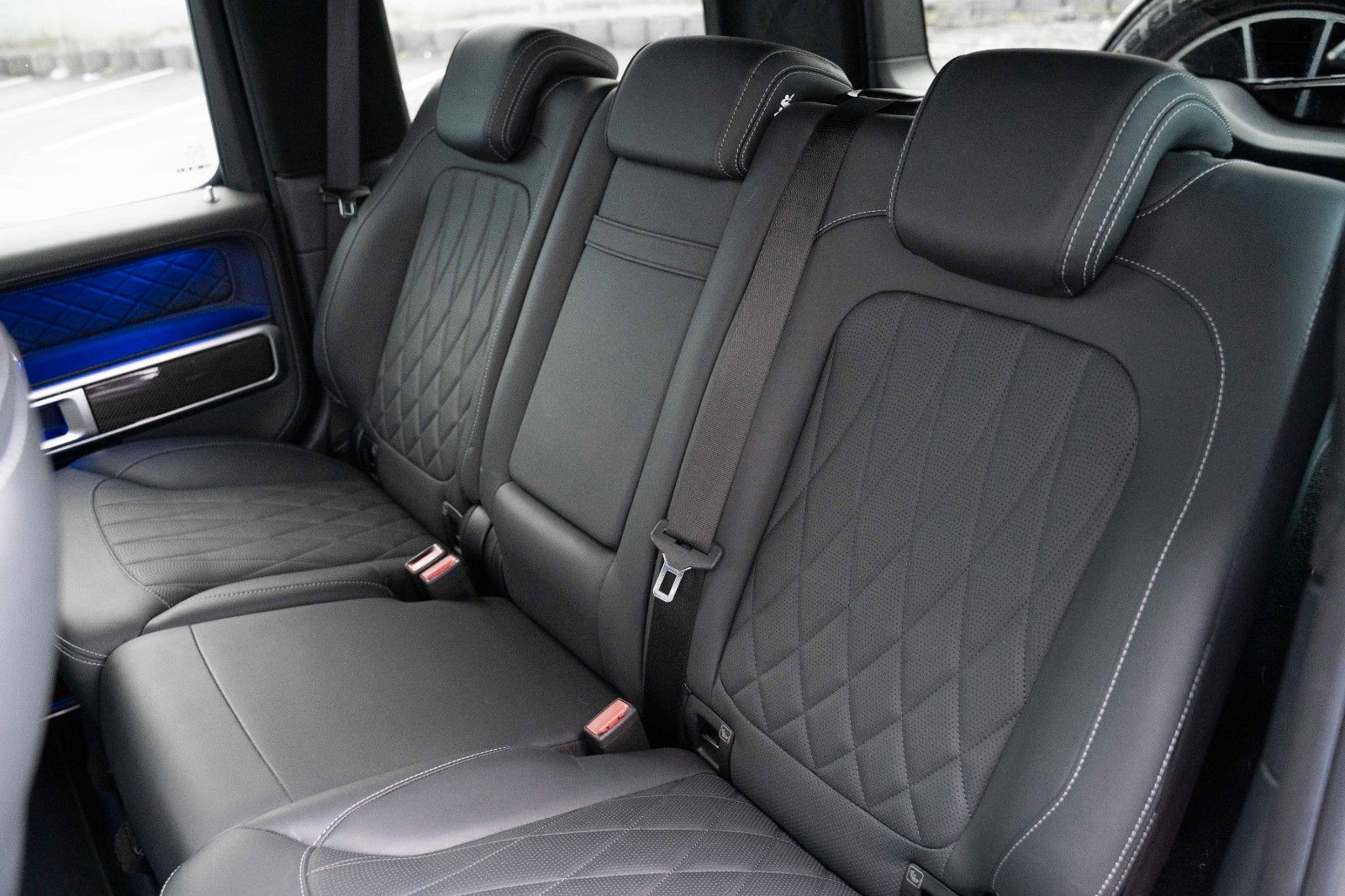Fahrzeugabbildung Mercedes-Benz G500 V8 AMG BURM MEMORY CARBON 20" PANO 360° G63