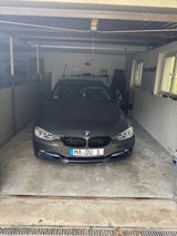 BMW 320i -