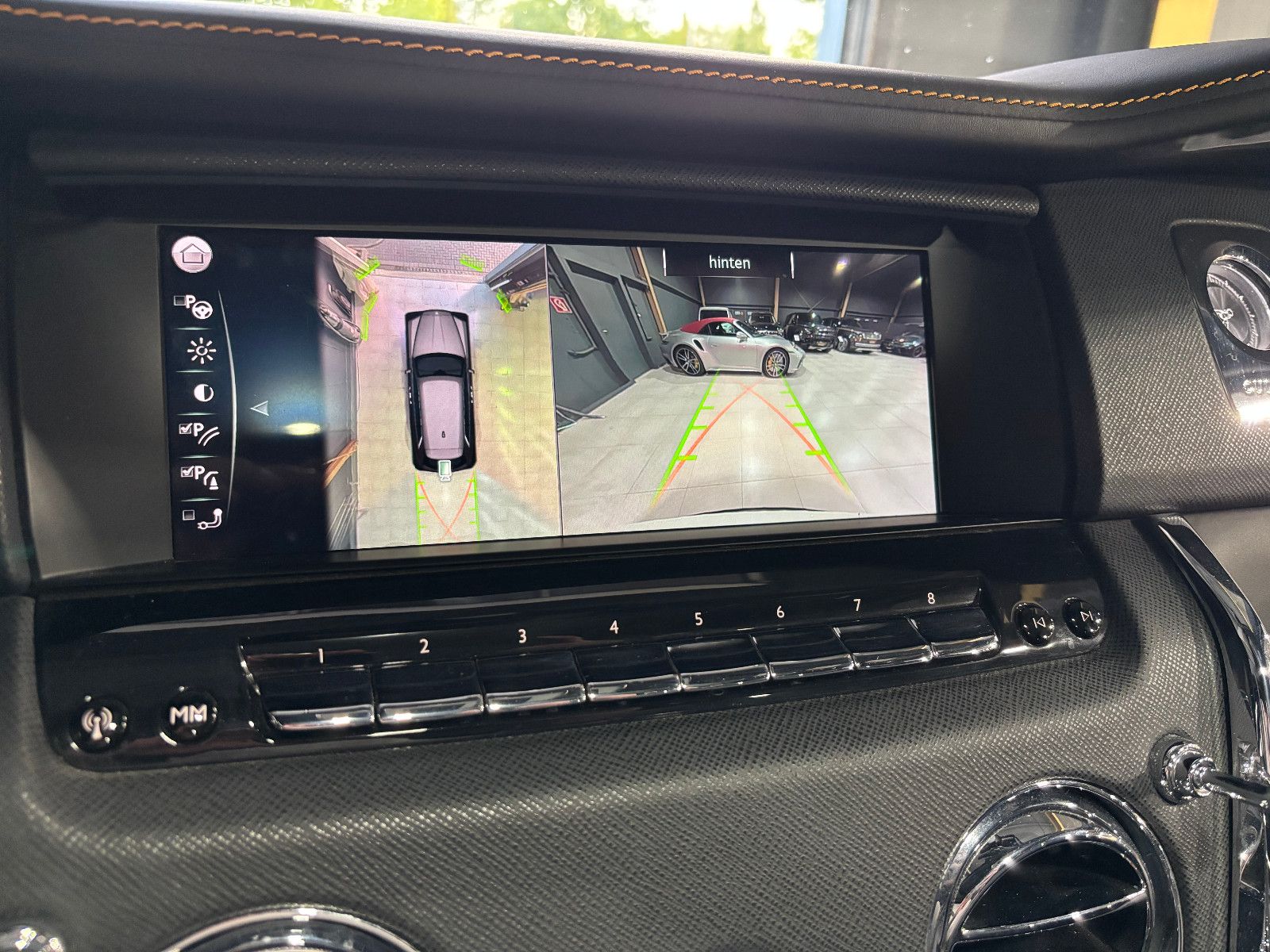 Fahrzeugabbildung Rolls-Royce Cullinan/NOVITEC/WIDEBODY/24''/FOND-TV/STERNEHIM