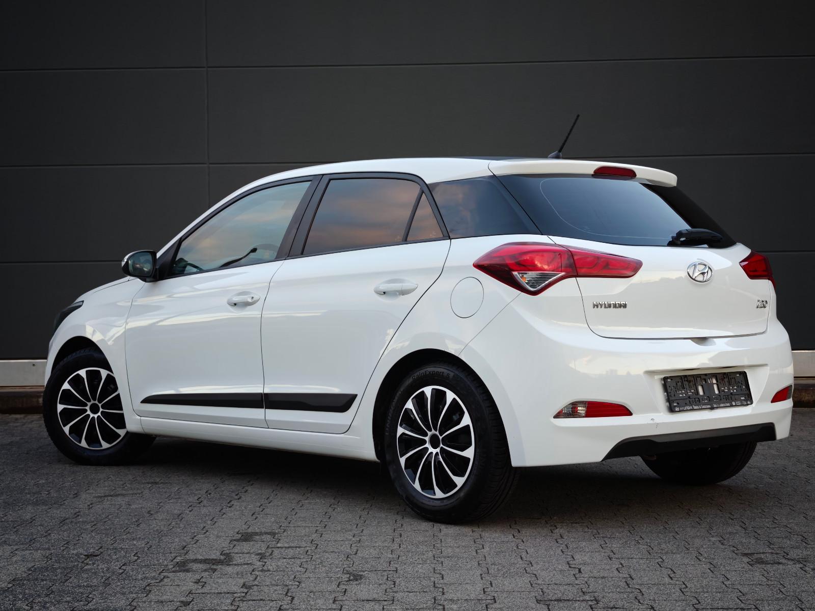 Hyundai i20 Classic 1.Hand Klima 8xReifen GuterZustand