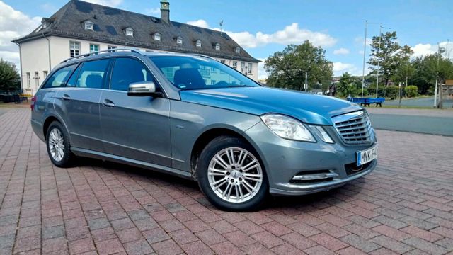 Mercedes-Benz Zum Verkauf Mercedes Benz E Klasse 2012 BJ...