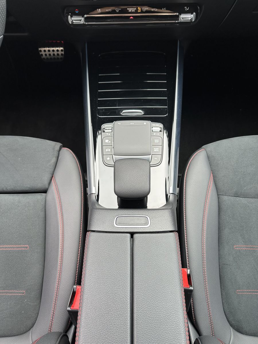 Fahrzeugabbildung Mercedes-Benz GLA 220d 4Matic AMG-Line NAV+CARPLAY+KEYLESS+SHZ