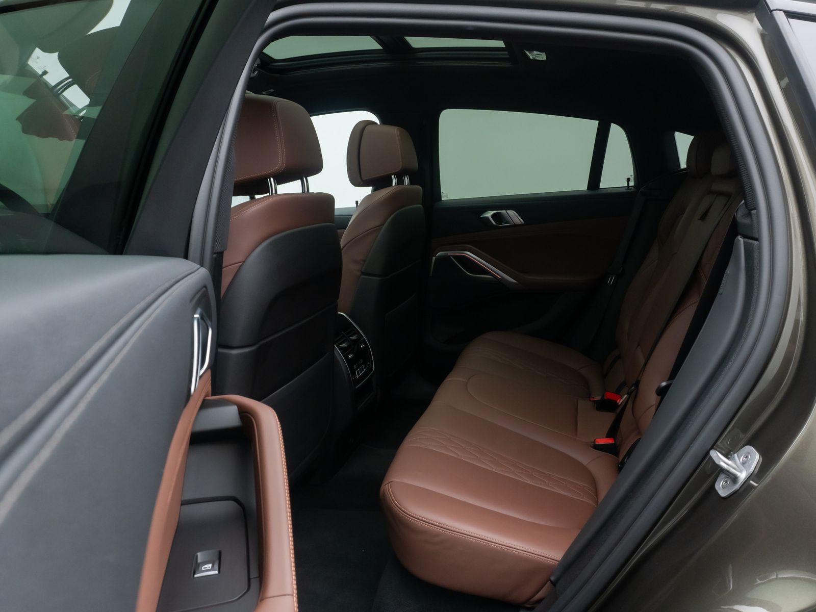 Fahrzeugabbildung BMW X6 M50i 360° HUD Belüftung Panorama Individual