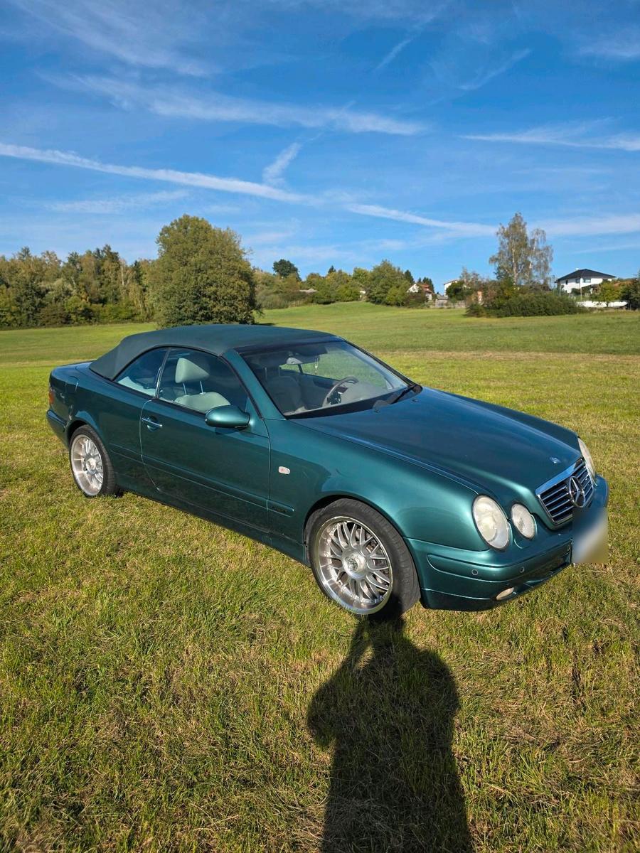 Mercedes-Benz CLK 320