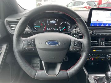 Fahrzeugabbildung Ford Focus ST-Line  LED, elek. Heckkl., Abstandstemp.