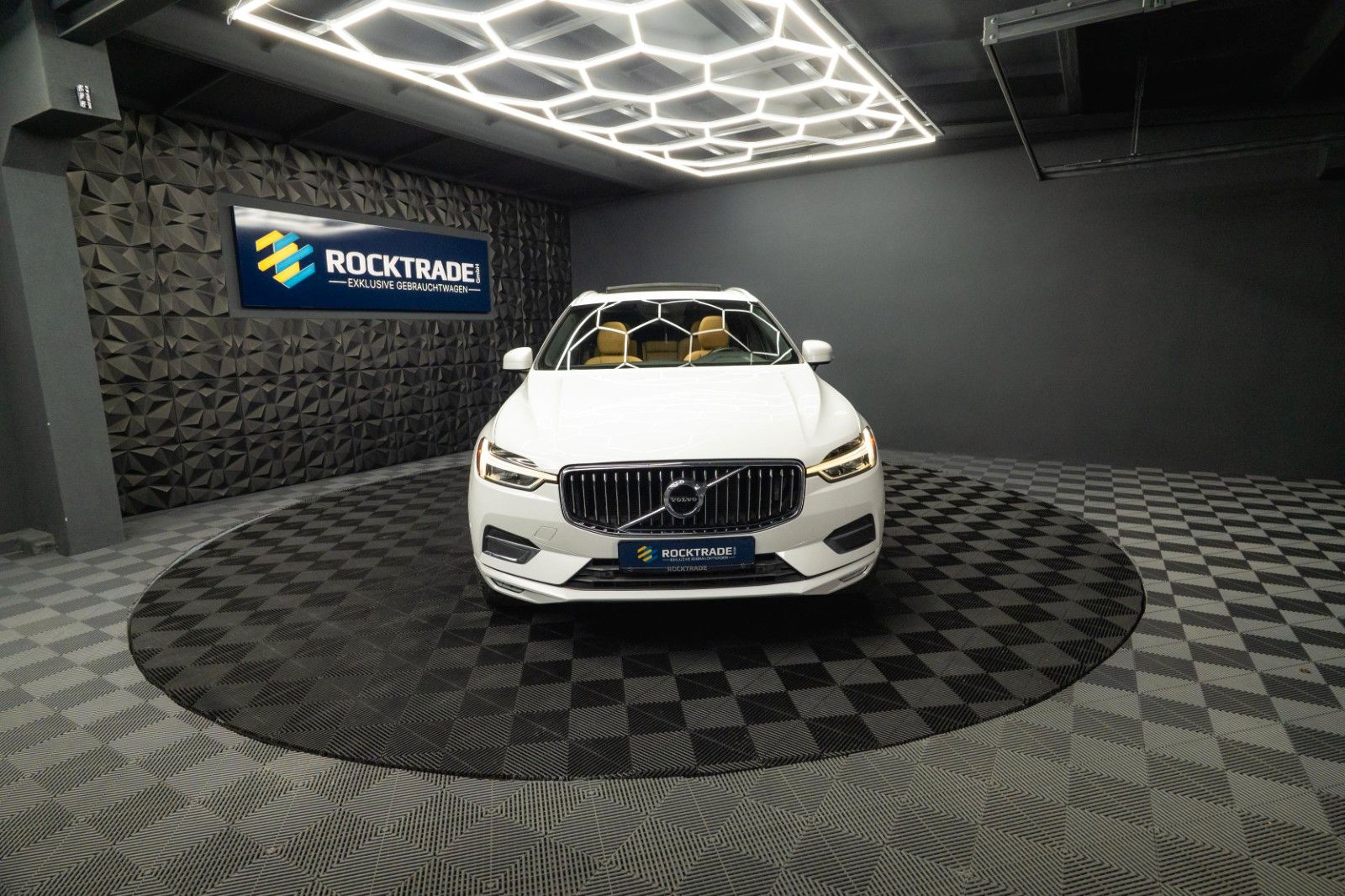 Fahrzeugabbildung Volvo XC60 T5 Inscription AWD | ACC | Pano | H&K | LED