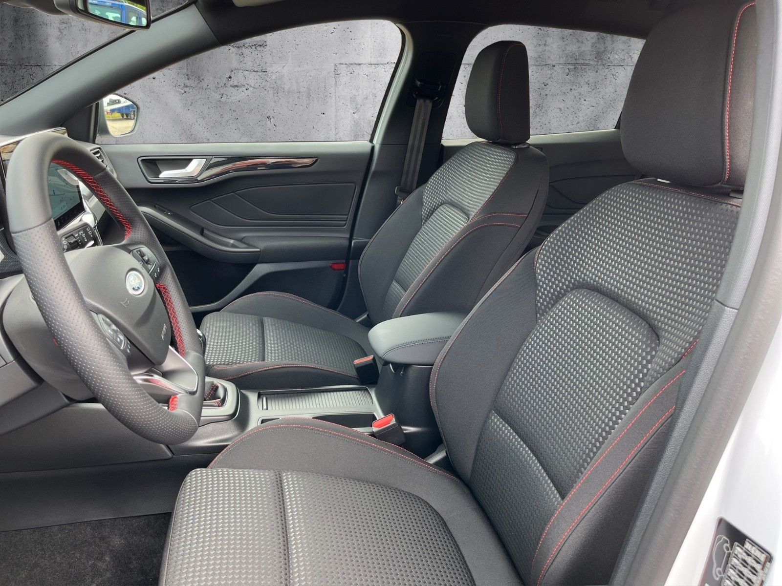 Fahrzeugabbildung Ford Focus Turnier ST-Line