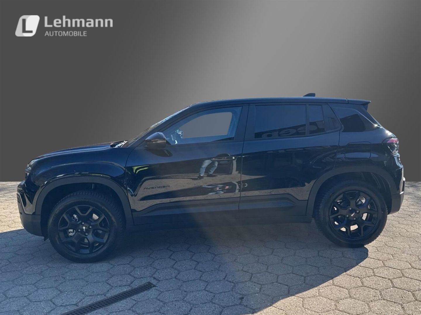 Fahrzeugabbildung Jeep Avenger BLACK EDITION-Winterpaket-Ganzjahresreif