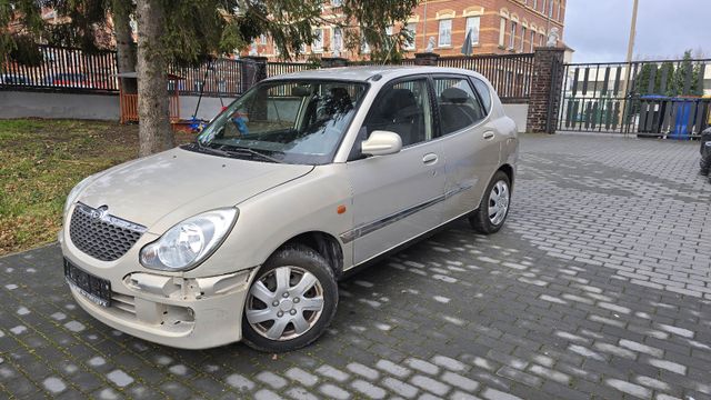 Daihatsu Sirion 1.0 AUTOMATIK !  82.000 KM TÜV 12.2026