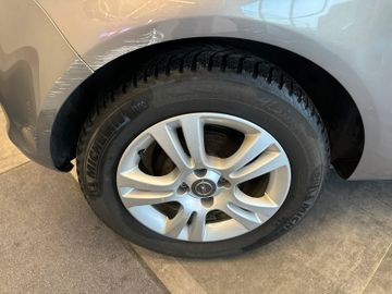 Opel Corsa D Satellite