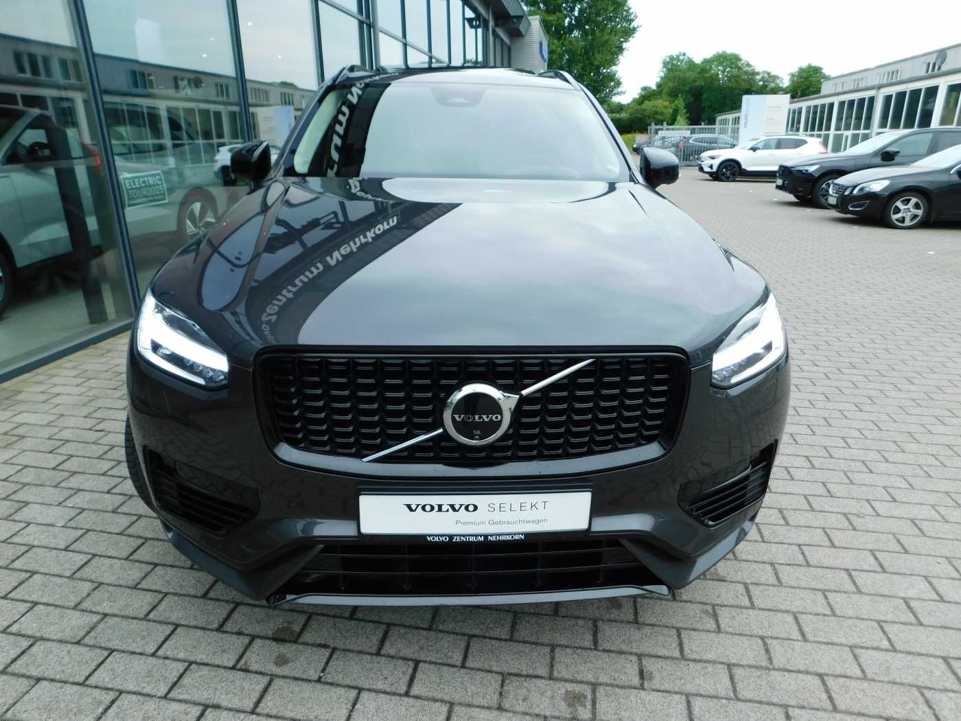 Fahrzeugabbildung Volvo XC90 Plug-In-Hybrid T8 AWD Recharge Ultimate Dar