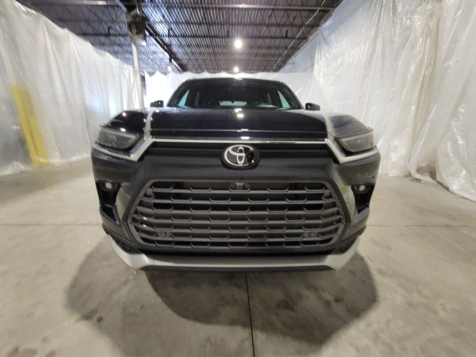 Fahrzeugabbildung Toyota GRAND Platinum Max T1: 68.000 EURO