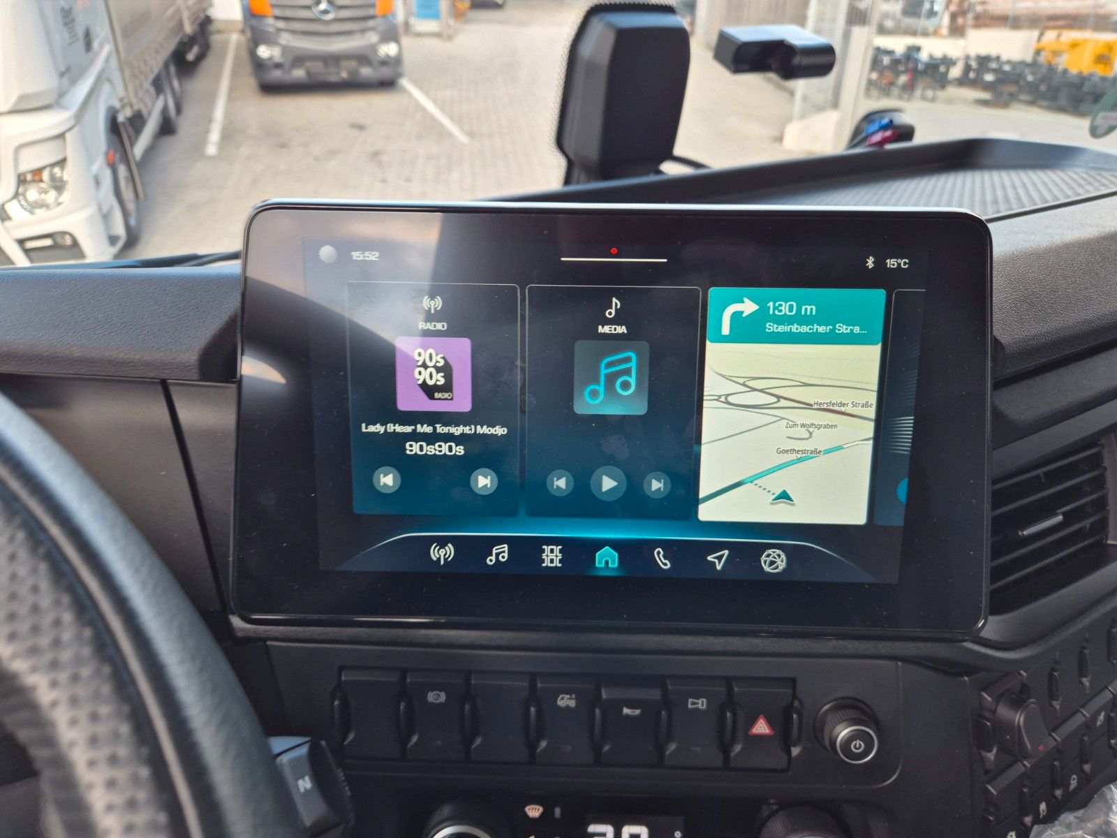 Fahrzeugabbildung Iveco AD190S40/FP Lamberet Mitsubishi LBW Tür AHK