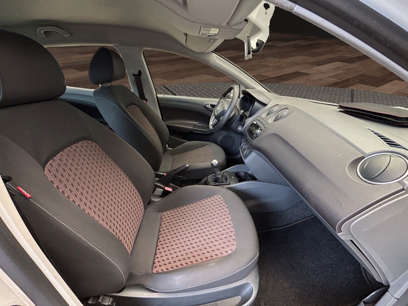 Fahrzeugabbildung SEAT Ibiza Lim. Reference/Klima/ TÜV Neu /