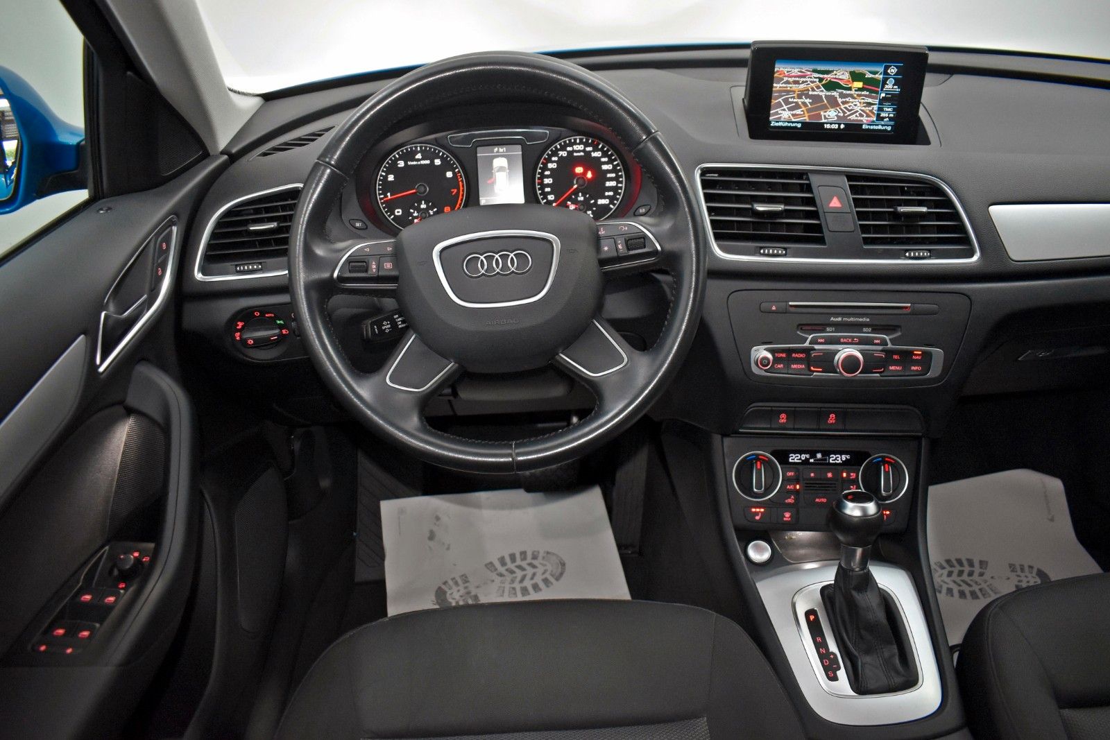 Fahrzeugabbildung Audi Q3 Navi,LED,SH,PDC,8-fach bereift