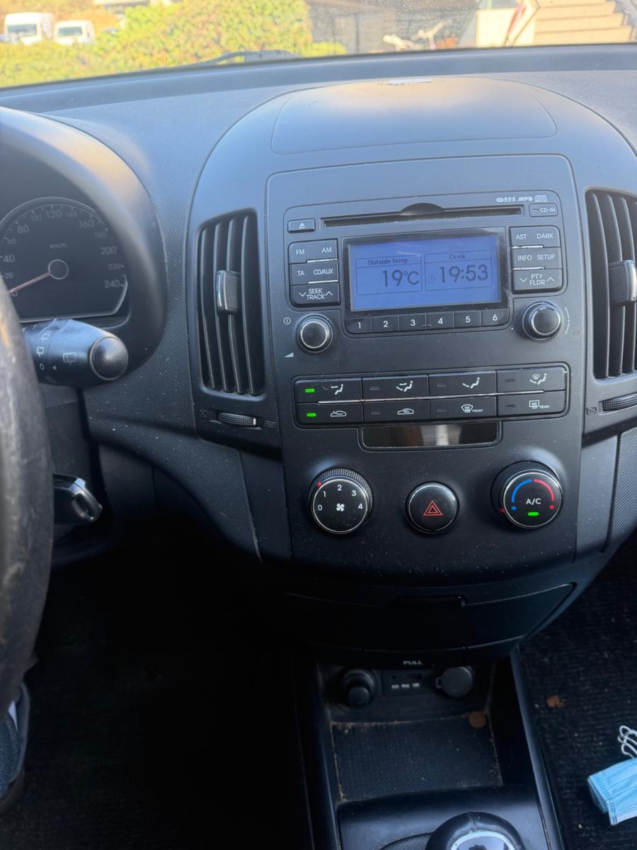 Hyundai i30 2010 — photo 8