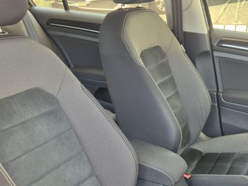Volkswagen Golf - 4