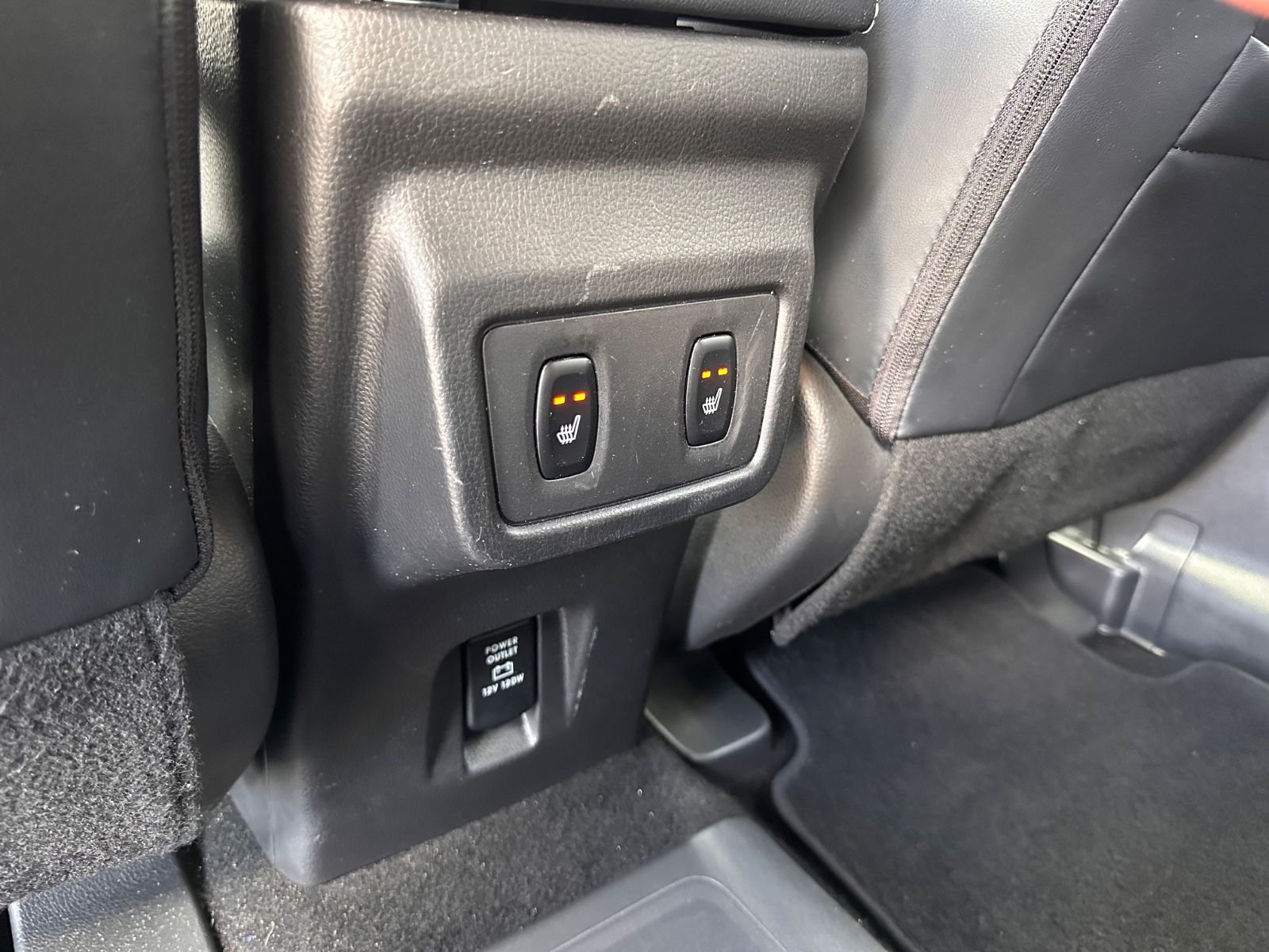 Fahrzeugabbildung Mitsubishi Eclipse Cross 2.4 Hybrid 4WD Select AHK/ACC/360°