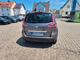 Renault Scenic Bose Edition 2.0 16V 140 CVT Bose Edition - Renault Scenic mit Benzin-Antrieb: Kleinbus, 2.0