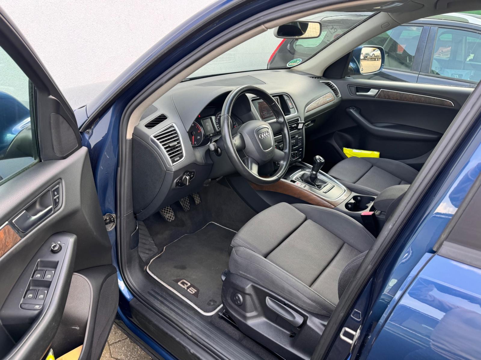 AUDI Q5 - 2.0 179 CV - BVM - ATTELAGE