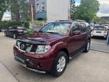 Nissan Pathfinder 2.5 dCi Premium.Auto.Leder.7-SITZE... - Nissan Pathfinder: Auto
