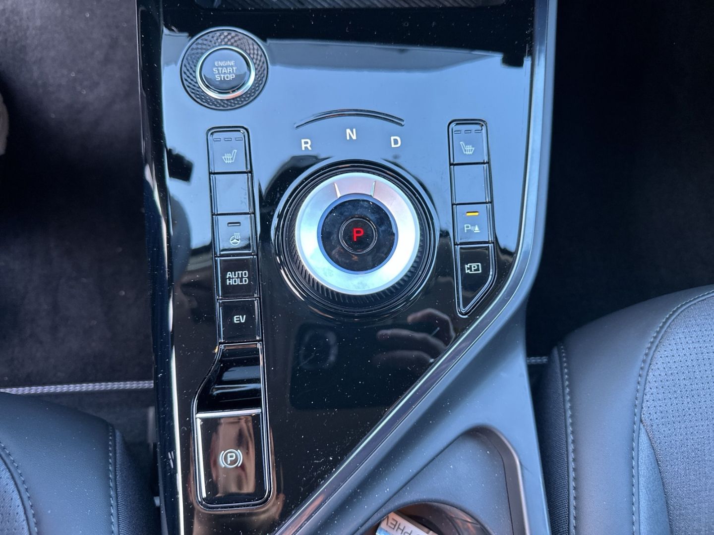 Fahrzeugabbildung Kia Niro NIRO 1.6 PHEV DCT SPI 18Z Navi digitales Co