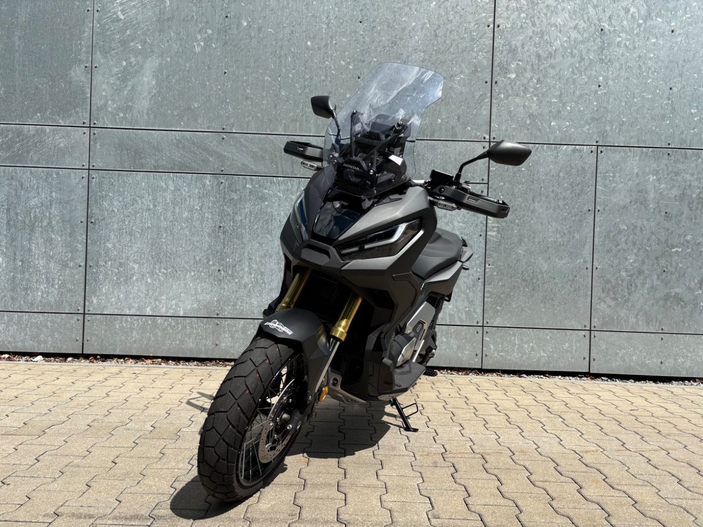 Fahrzeugabbildung Honda ADV 750 - X-ADV Griffheizung Akrapovic