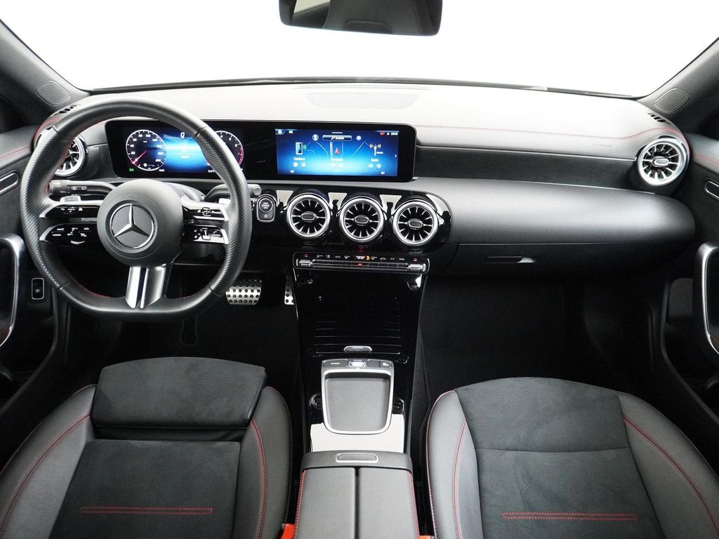 Mercedes-Benz CLA 180 Shooting Brake Star Edition AMG Line