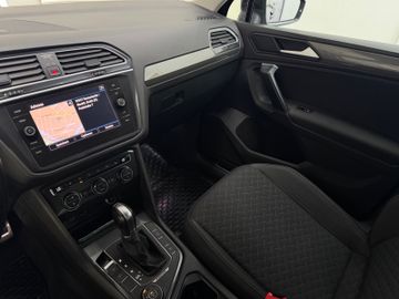 Volkswagen Tiguan - 12