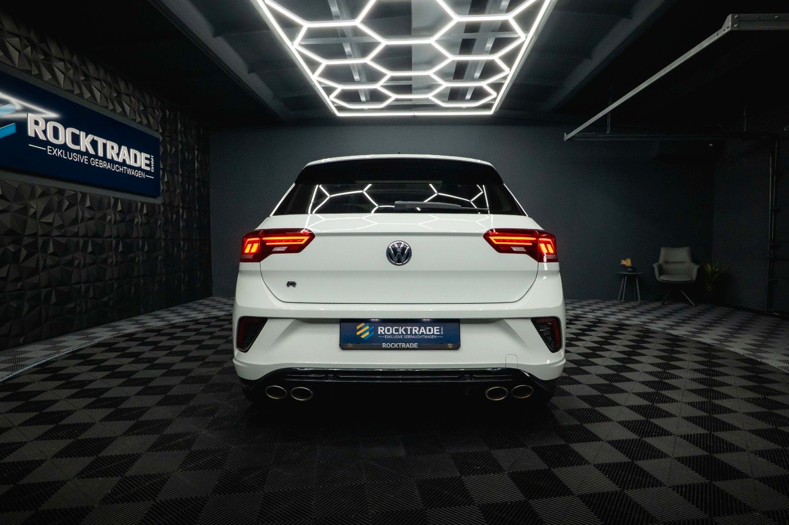 Fahrzeugabbildung Volkswagen T-Roc R 4Motion Performance *ACC*DCC*Pano*LED*