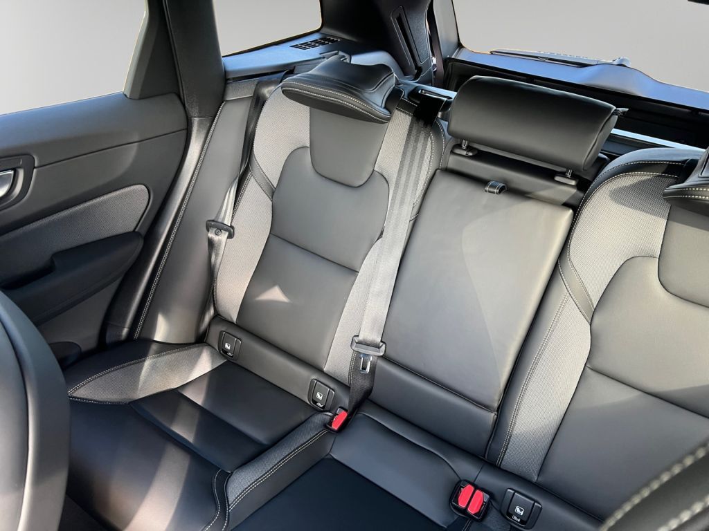 VOLVO XC60 T8 AWD Plug-in Hybr.Black Edition,Lagom-P. VOLVO XC60 T8 AWD Plug-in Hybr.Black Edition,Lagom-P.