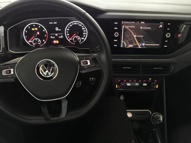 Fahrzeugabbildung Volkswagen Polo 1.0 TSI United NAVI SITZH KAM APP ALLWET