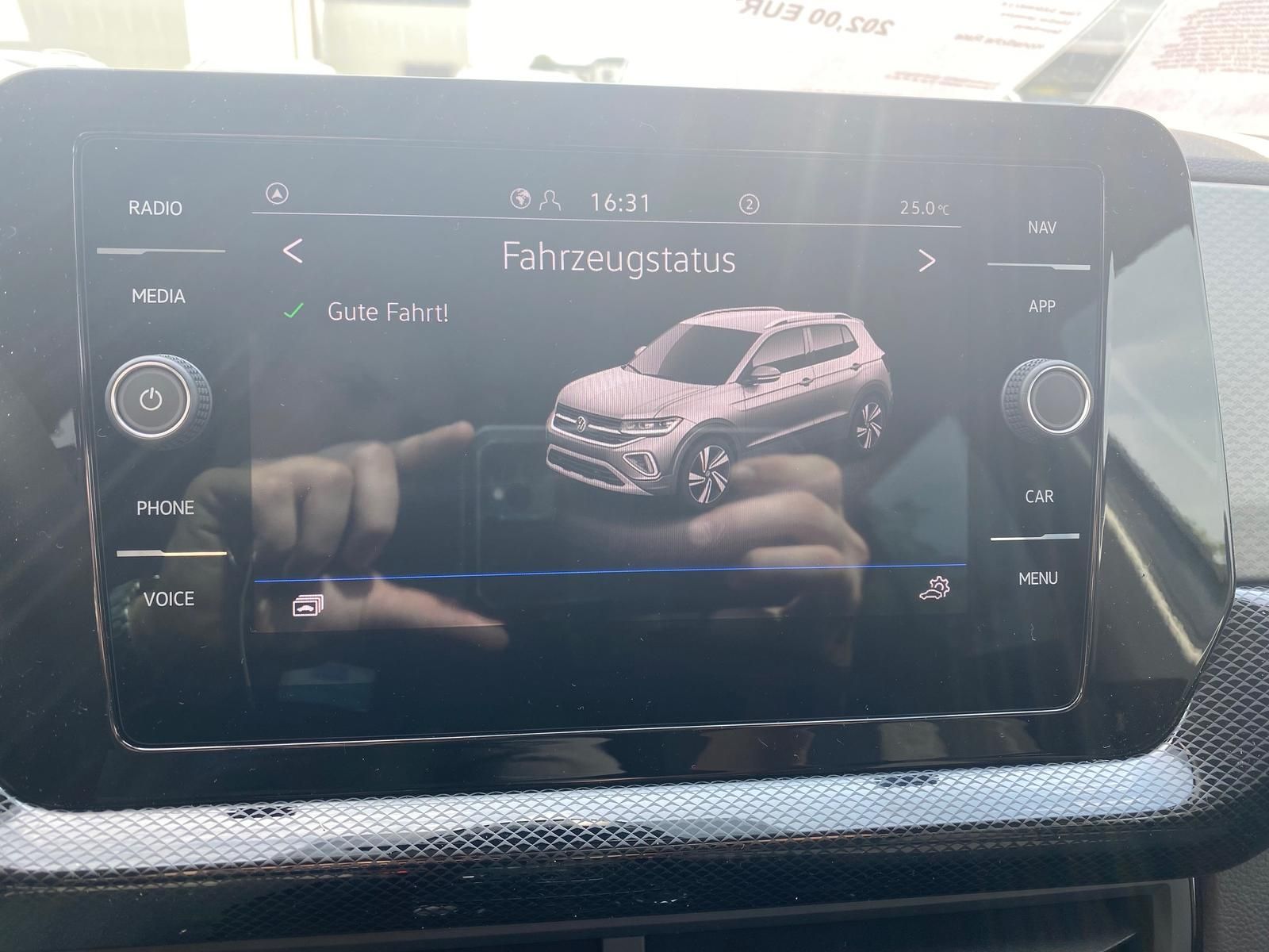 Fahrzeugabbildung Volkswagen T-Cross 1.0 TSI DSG Life+AHK+KAMERA+ACC+PDC