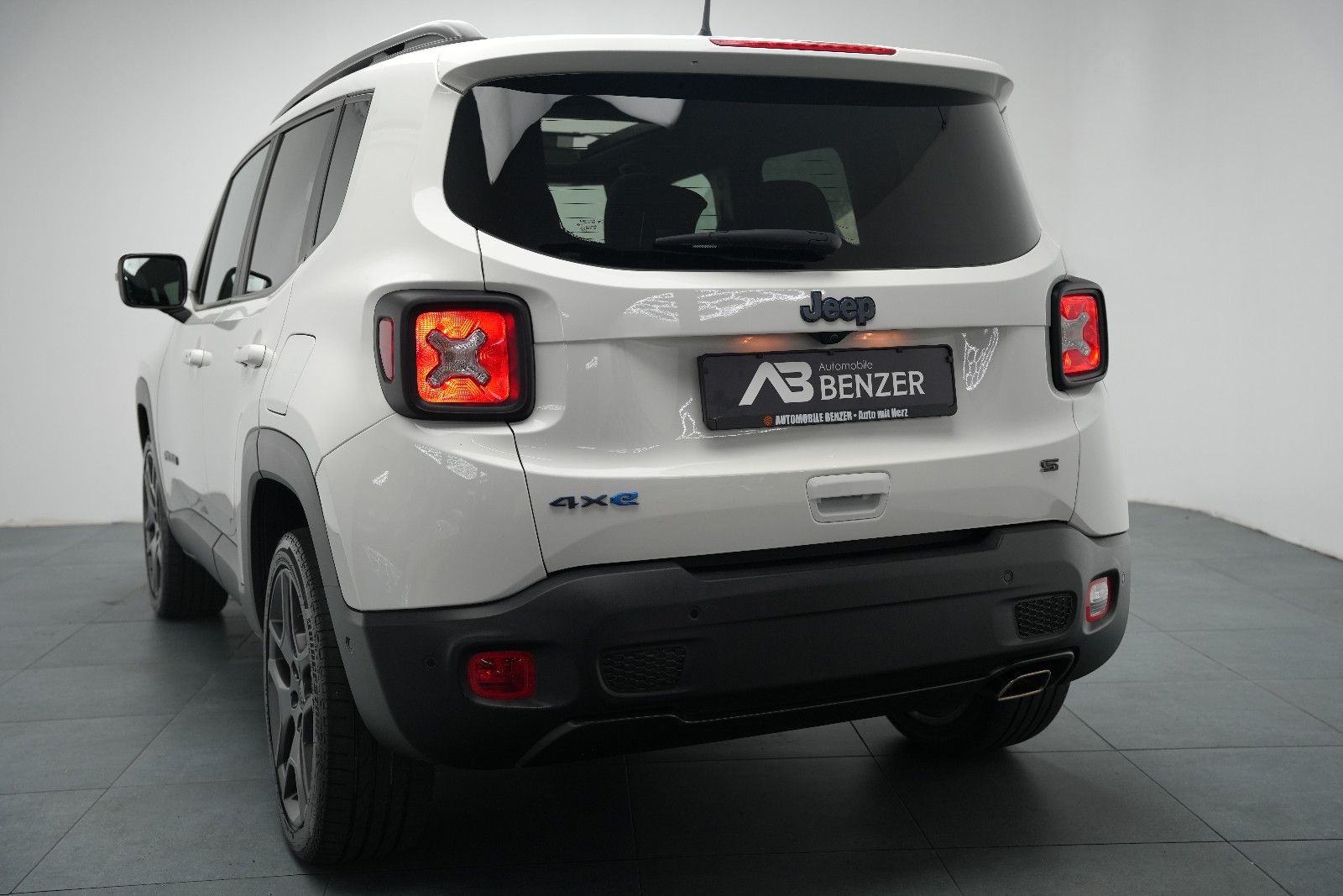 Fahrzeugabbildung Jeep Renegade S Plug-In-Hybrid 4xe *Panorama*Navi*SHZ