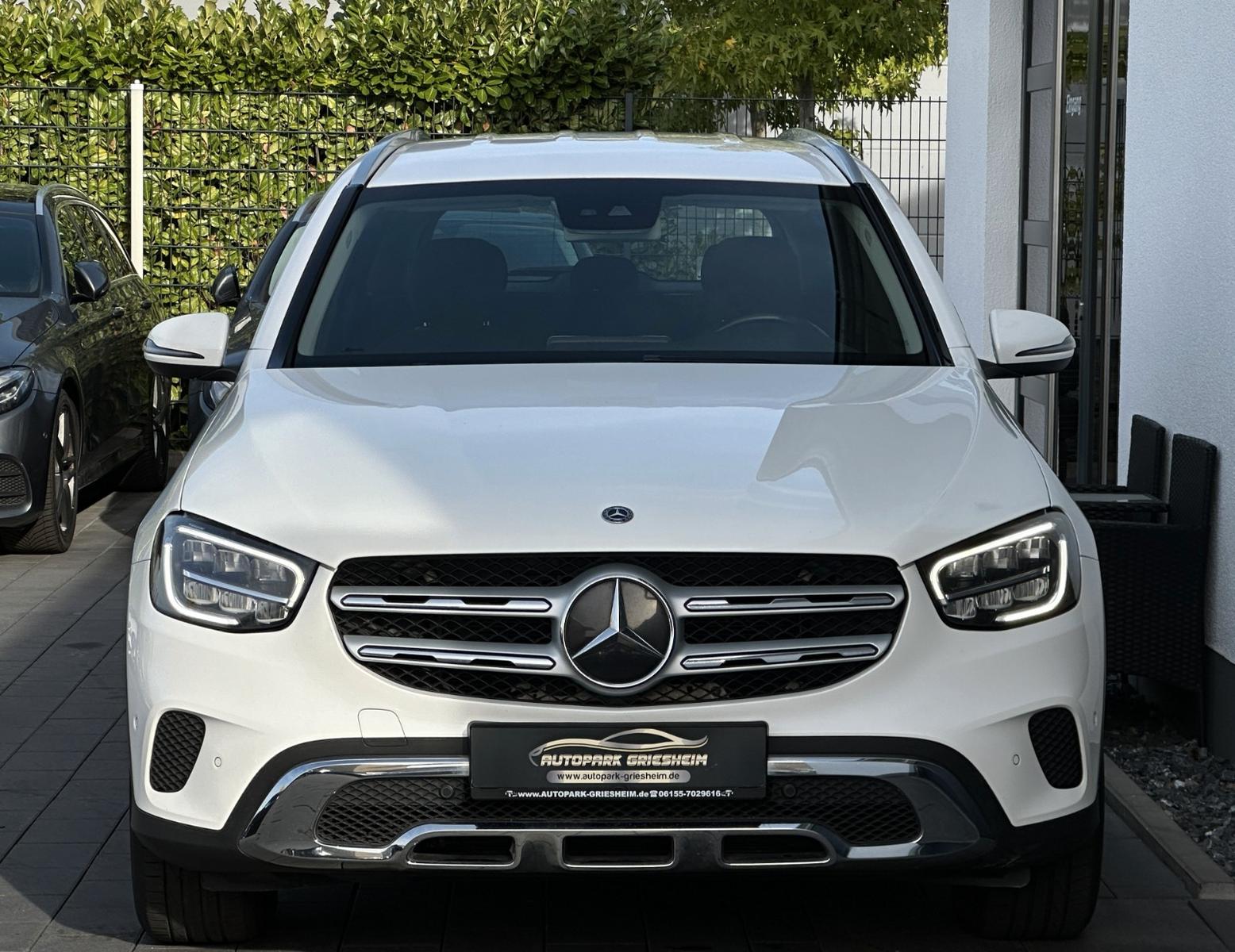 Mercedes-Benz GLC 300 d 4Matic*SPUR*ACC+*MBUX*AHK*STAND-HEIZ*