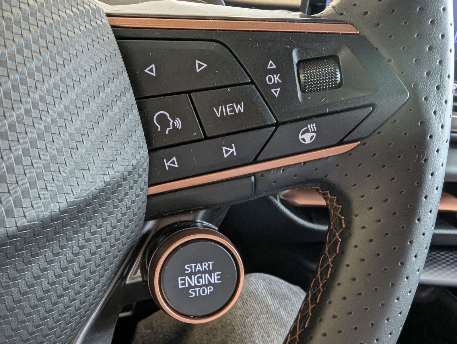 CUPRA Terramar 1.5 eTSI Dinamica Edge-Paket HUD 19" - Image 20