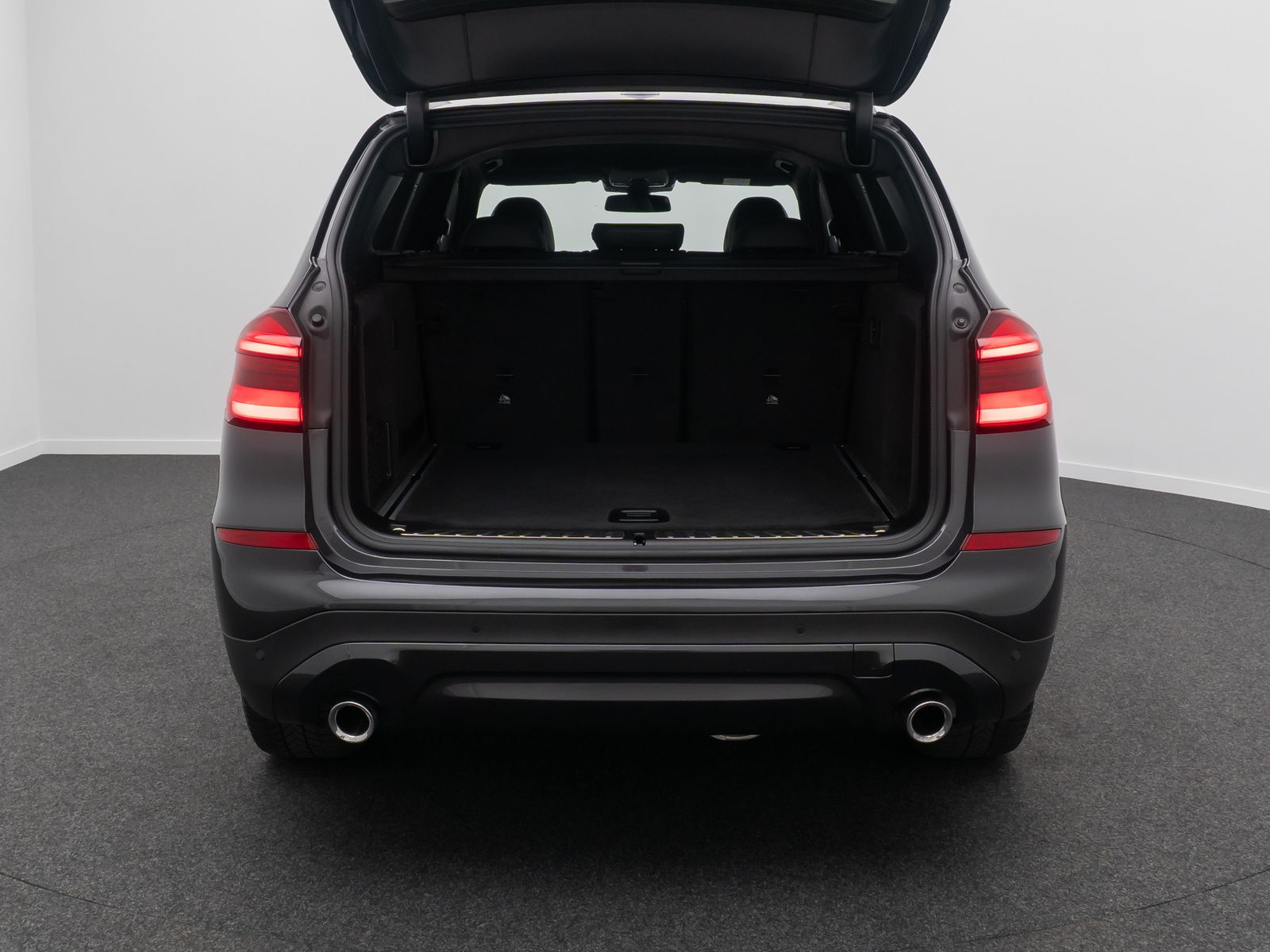 Fahrzeugabbildung BMW X3 xD20d Kamera HUD HiFi AHK Komfort Sport 19"